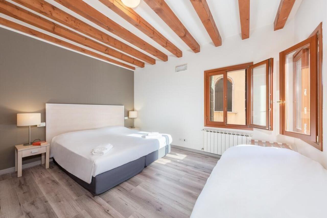 B And B Casanova Ai Tolentini البندقية المظهر الخارجي الصورة