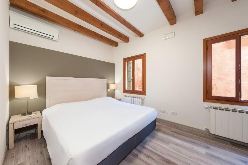 B And B Casanova Ai Tolentini البندقية المظهر الخارجي الصورة