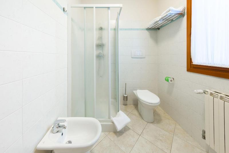 B And B Casanova Ai Tolentini البندقية المظهر الخارجي الصورة